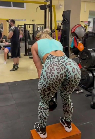 4. Sweetie Vivi Winkler Shows Big Butt in the Sports Club while doing Fitness Exercises