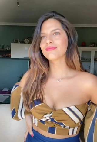 Beautiful Paola Shows Cleavage in Sexy Crop Top