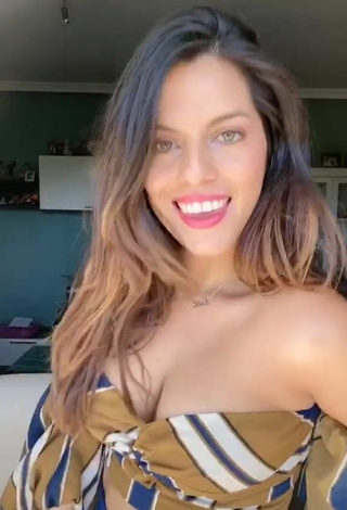5. Beautiful Paola Shows Cleavage in Sexy Crop Top