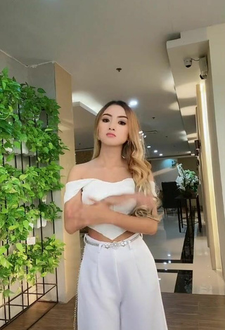 Sweetie Raven Charizz in White Crop Top