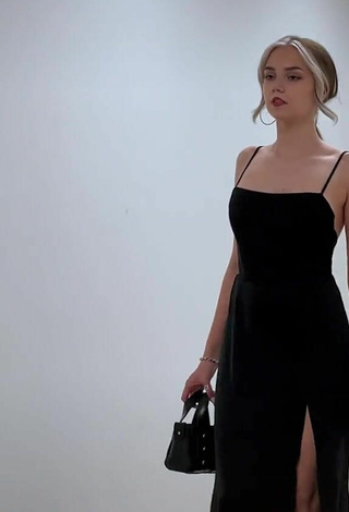 5. Sexy Yuliya YULОVA in Black Dress