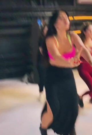 1. Seductive MIRAVI Shows Butt while doing Dance