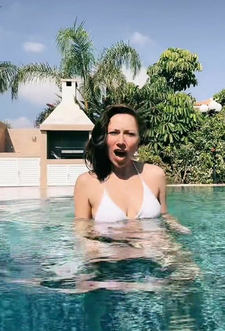2. Sexy Elli Di in White Bikini Top at the Pool