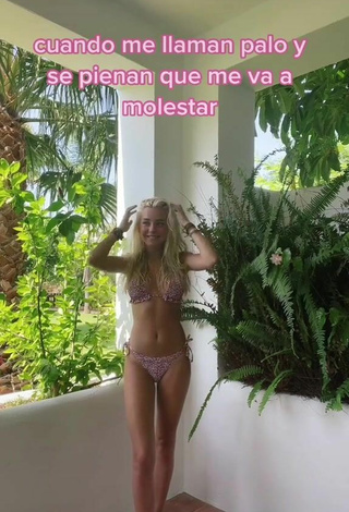 2. Hottie Aaamalia in Bikini