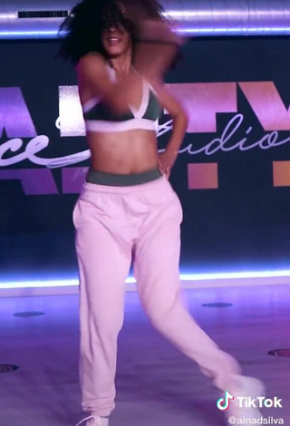 3. Sexy Aina da Silva in Sport Bra while doing Dance