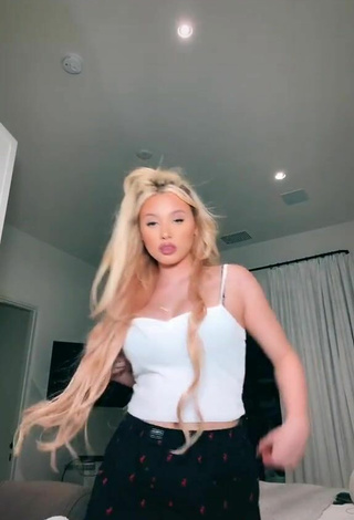 Sweetie Alabama Barker Shows Cleavage in White Crop Top and Bouncing Boobs