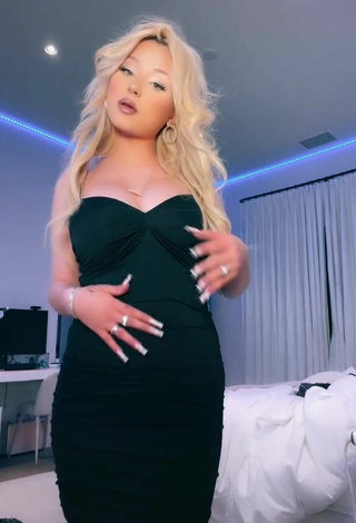 Sexy Alabama Barker Shows Cleavage in Black Dress