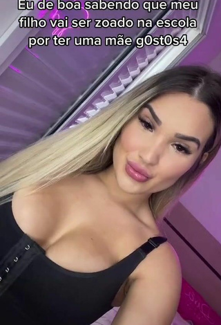 5. Sexy Alannis Proença Shows Cleavage in Black Corset
