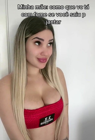 5. Sexy Alannis Proença Shows Cleavage in Red Tube Top
