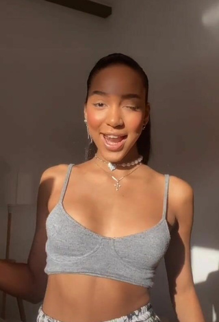 2. Sweetie Alisha Kone Shows Cleavage in Grey Crop Top and Bouncing Boobs
