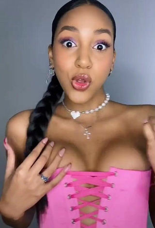 5. Sexy Alisha Kone Shows Cleavage in Pink Corset