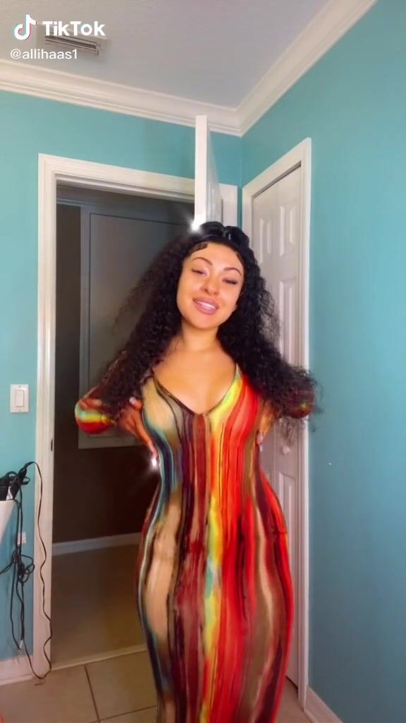 Sexy Alli Haas Shows Big Butt sexyfilter