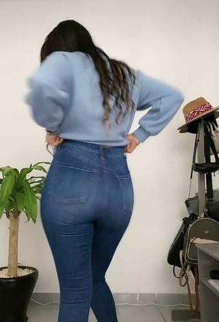 Really Cute Andrea Magallanes Shows Butt