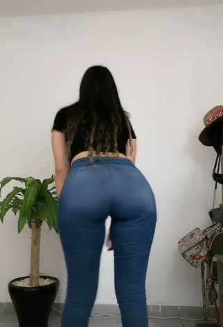 Breathtaking Andrea Magallanes Shows Butt