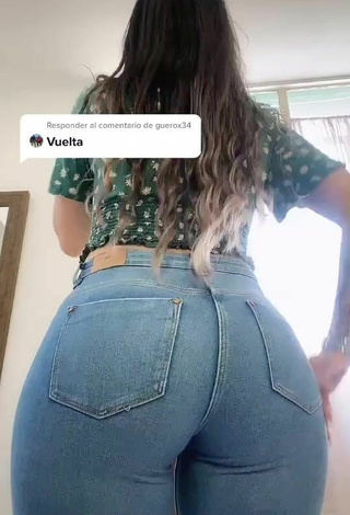 3. Fine Andrea Magallanes Shows Big Butt