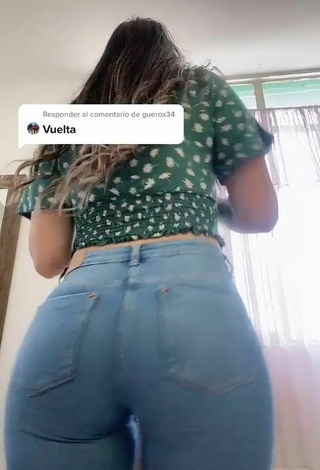 4. Fine Andrea Magallanes Shows Big Butt