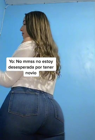 3. Sweetie Andrea Magallanes Shows Butt