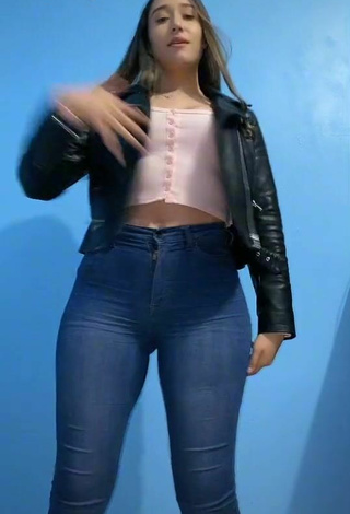 3. Hot Andrea Magallanes Shows Butt