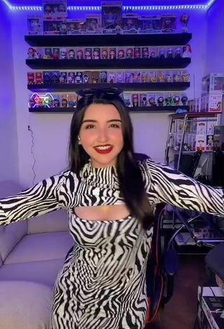 2. Hot Andyy Tok Shows Cleavage in Zebra Dress