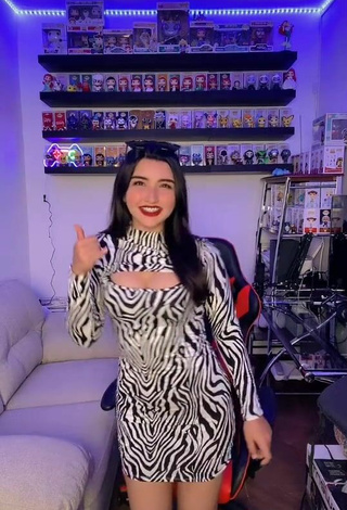 3. Hot Andyy Tok Shows Cleavage in Zebra Dress