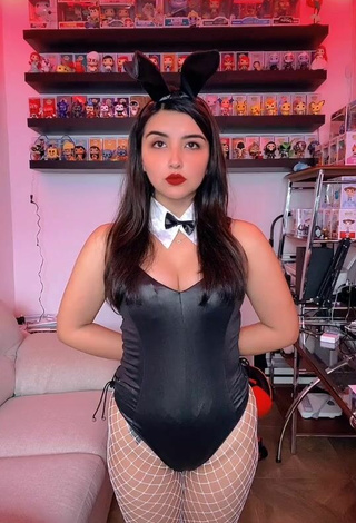 Sexy Andyy Tok Shows Cleavage in Black Bodysuit