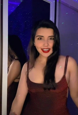 3. Sexy Andyy Tok Shows Cleavage in Dress