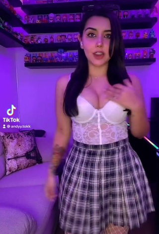 Sexy Andyy Tok Shows Cleavage in White Corset