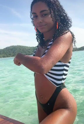 2. Sweetie Angel Oficial in Swimsuit in the Sea