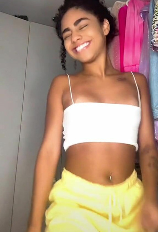 2. Amazing Angel Oficial Shows Cleavage in Hot White Crop Top