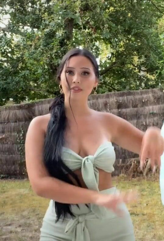 2. Beautiful Anissa Shows Cleavage in Sexy Crop Top