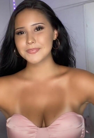2. Sexy Anissa Shows Cleavage