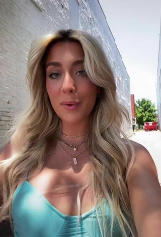 6. Sexy Ansley Minor Shows Cleavage