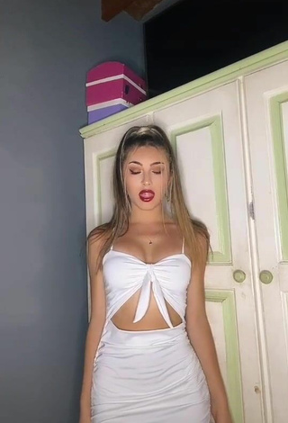 Sexy Ariadna Leyes Shows Cleavage in White Dress