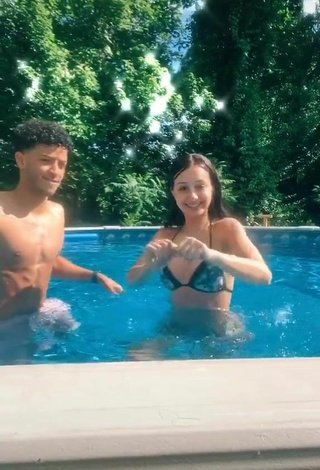 4. Hot Arianna Roman Shows Cleavage in Bikini Top at the Swimming Pool