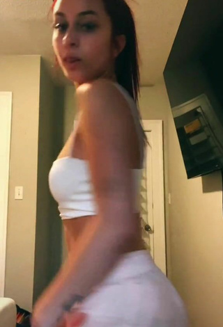 Sexy Arianna Roman in White Crop Top