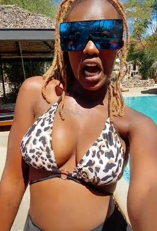 2. Sexy Azziad Nasenya Shows Cleavage in Leopard Bikini Top