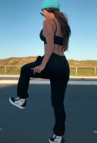 6. Beautiful Bianca Jesuino Shows Butt