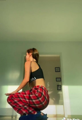 6. Sweetie Bianca Jesuino Shows Butt