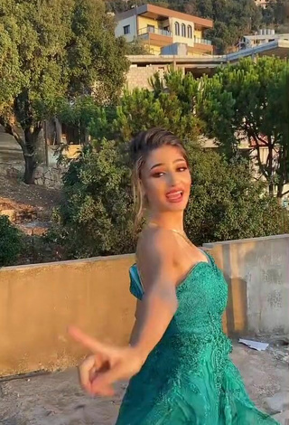 5. Sexy bisho_lvv1 Shows Cleavage in Turquoise Dress