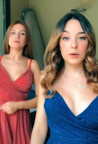 2. Sexy Giada Bosetti Shows Cleavage in Blue Dress