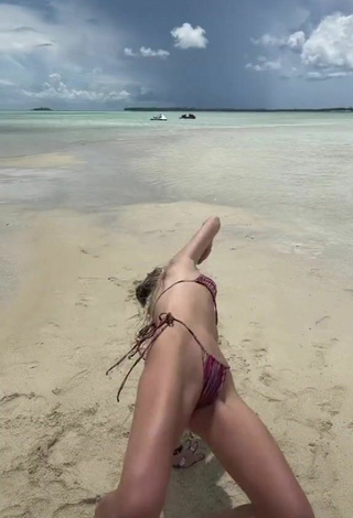 4. Sexy Brianna LaPaglia in Bikini at the Beach