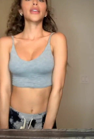 1. Beautiful Chantel Jeffries Shows Cleavage in Sexy Grey Crop Top