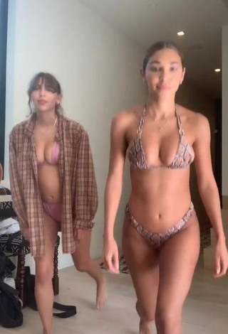 4. Amazing Chantel Jeffries Shows Cleavage in Hot Snake Print Bikini while doing Sports Exercises