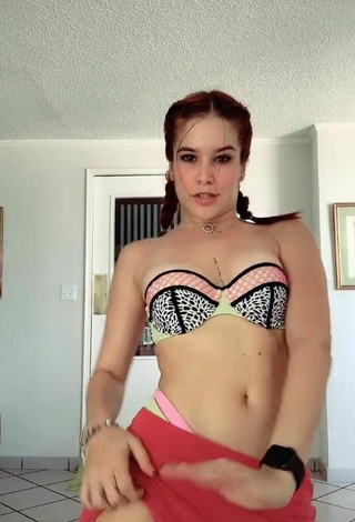 5. Beautiful Estephani Shows Cleavage in Sexy Bikini Top