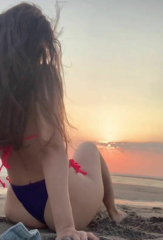 Sexy Daniela Servellón Shows Butt at the Beach