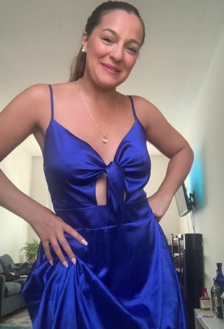 2. Sexy Deanna Giulietti Shows Nipples No  Bra