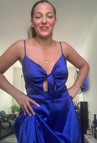 4. Sexy Deanna Giulietti Shows Nipples No  Bra