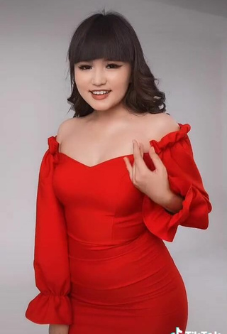 5. Sexy Asem Nygmetzhan Shows Cleavage in Red Dress