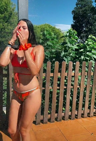 4. Beautiful Esther Martinez Shows Cleavage in Sexy Bikini
