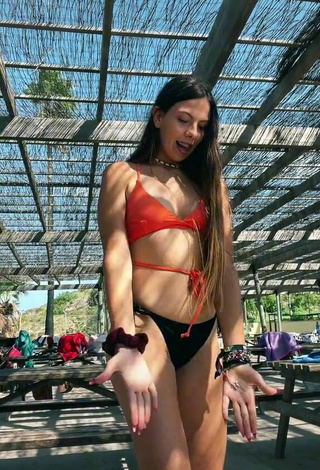 4. Sexy Esther Martinez Shows Cleavage in Bikini